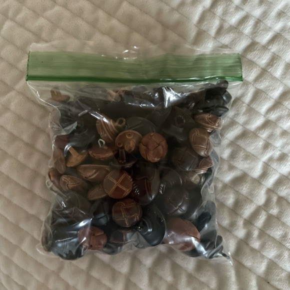 LOT OF MISC VINTAGE FAUX LEATHER SHANK BUTTONS - Picture 6 of 9